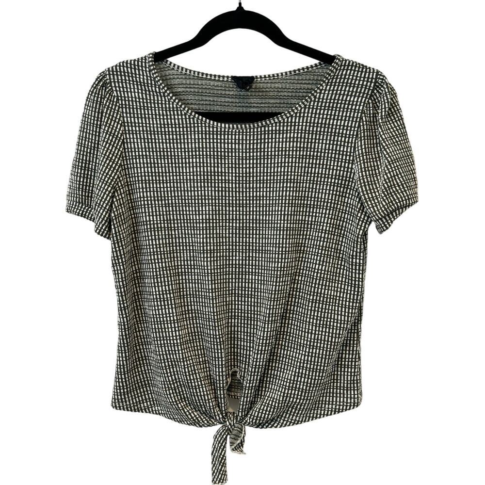 W5 size Medium front knot shirt